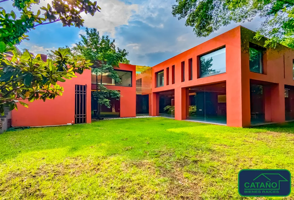 Residencia en esquina del centro de Coyoacán
