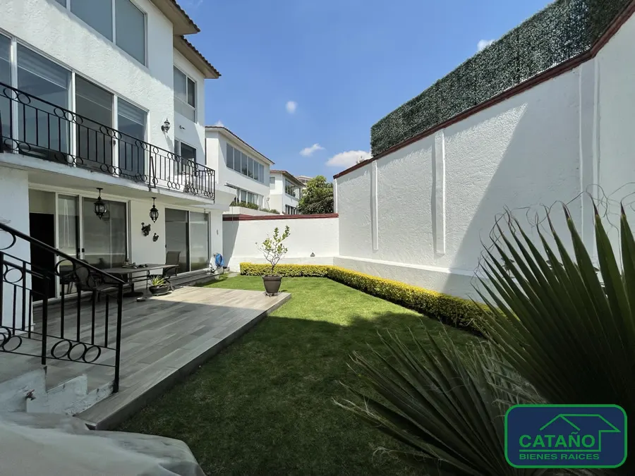 Casa en venta con agradables vistas en fraccionamiento rancho san agustin