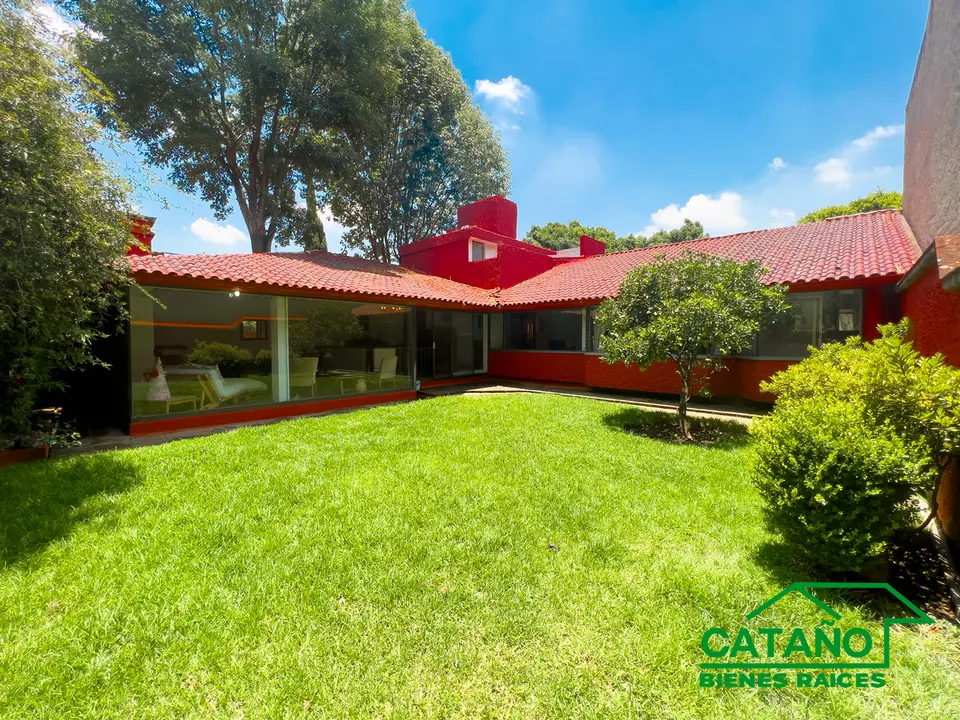 Casa en condominio horizontal con estricta vigilancia