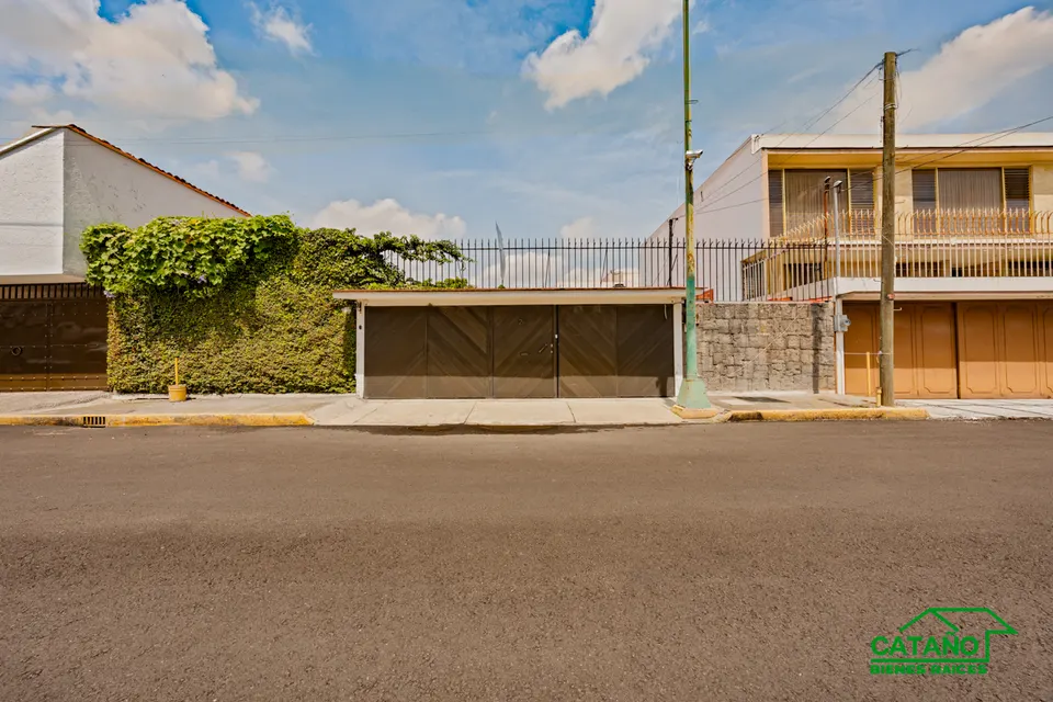 Casa en exclusiva calle cerrada en Romero de Terreros, Cerro de Cubitos