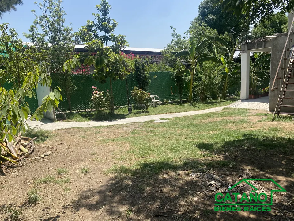 Terreno en venta en la Col. los Olivos Alcaldía Tlahuac uso de suelo mixto.